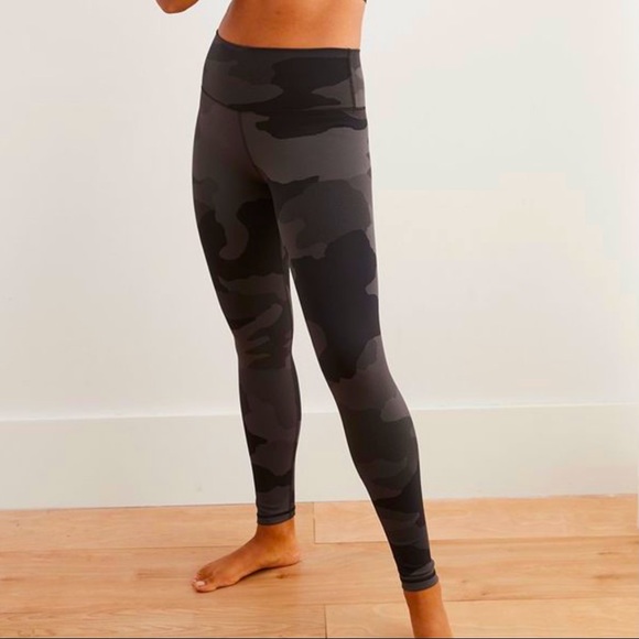 Aerie Play Textured Camo Leggings